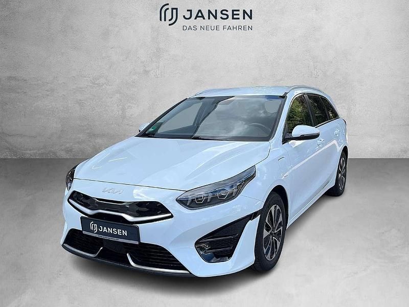Weiß Gebraucht 2022 Kia Ceed Sportswagon Vision Kombi | 19.790 € (Guter Preis) - Bild 1/3