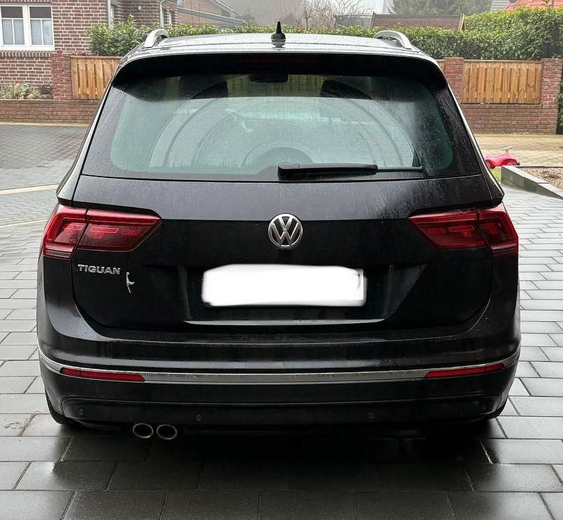 Gebraucht VW Tiguan R-line 150 PS (110 kW) 2020 Schwarz SUV