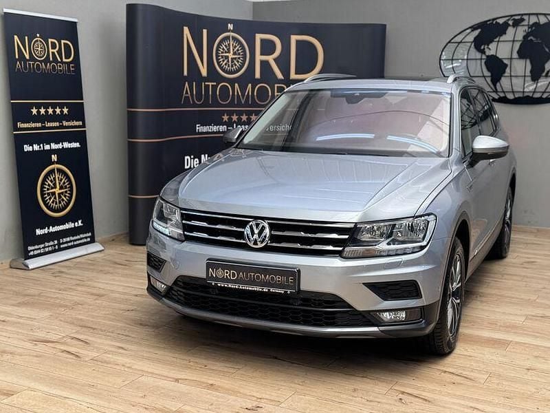 Grau Gebraucht 2021 VW Tiguan Allspace Comfortline SUV | 21.980 € (Superpreis) - Bild 1/3