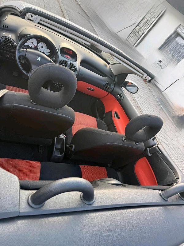 Gebraucht Peugeot 206 CC 110 PS (80 kW) 2009 Silber Cabrio