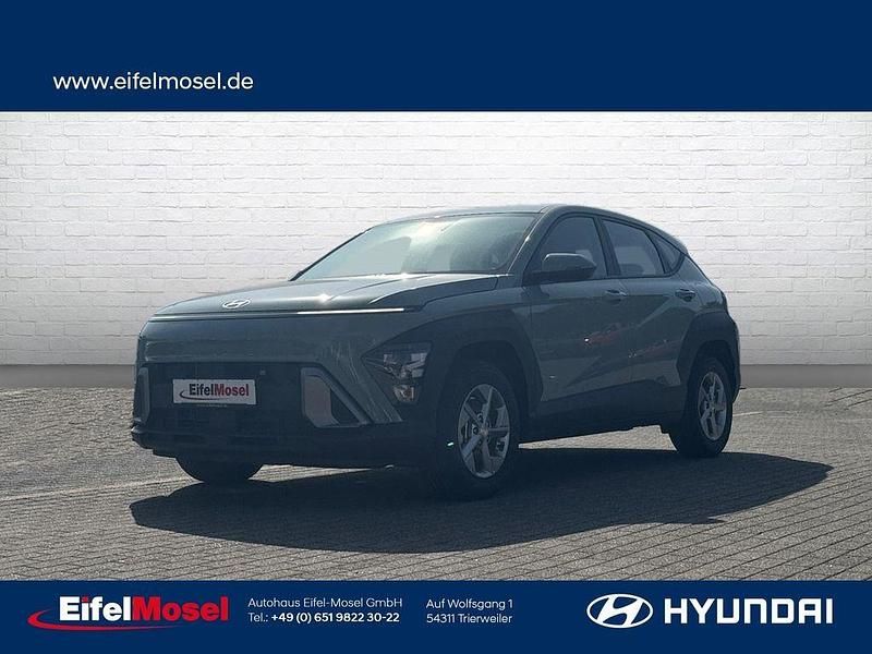 Mirage green Neu 2025 Hyundai Kona Select SUV | 27.960 € (Fairer Preis) - Bild 1/4
