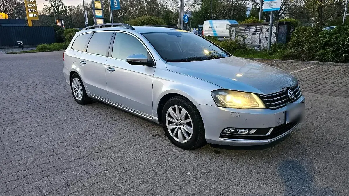 Gebraucht VW Passat 140 PS (102 kW) 2013 Silber Kombi