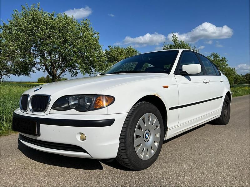 Weiß Gebraucht 2002 BMW 316 Limousine | 4.199 € (Teuer) - Bild 1/4