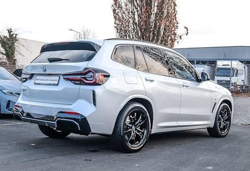 Gebraucht BMW iX3 Shadowline 210 kW (286 PS) 2023 Weiß SUV