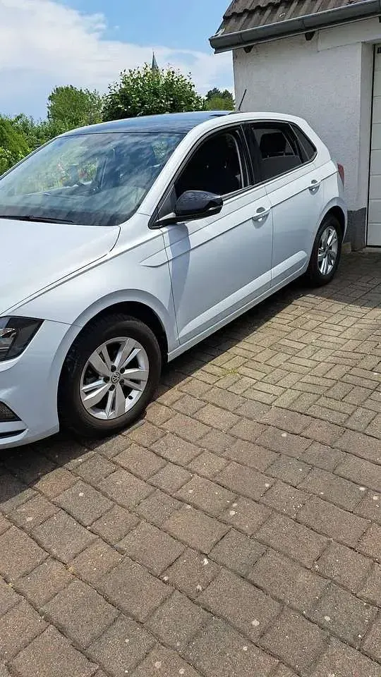 Gebraucht VW Polo Comfortline 95 PS (69 kW) 2020 Weiß Kleinwagen