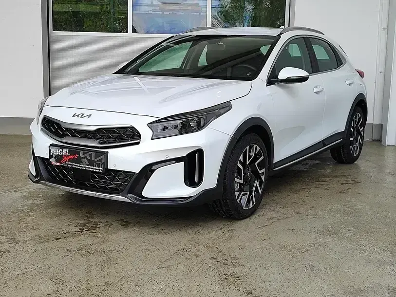 Neu Kia XCeed Spirit 150 PS (110 kW) 2026 Deluxeweiss met. SUV