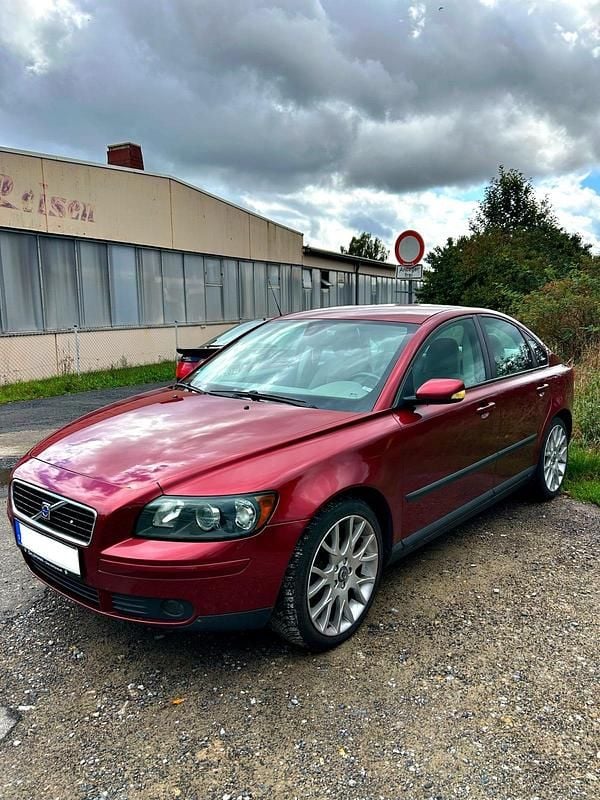 Rot Gebraucht 2006 Volvo S40 Limousine | 1.200 € (Superpreis) - Bild 1/4