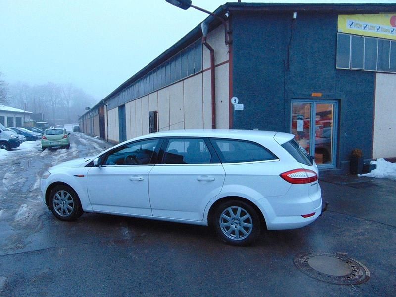 Gebraucht Ford Mondeo Titanium 140 PS (102 kW) 2007 Weiß Kombi