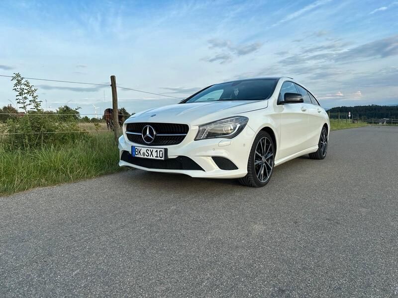 Weiß Gebraucht 2016 Mercedes CLA180 Shooting Brake Night Kombi | 15.399 € (Fairer Preis) - Bild 1/4