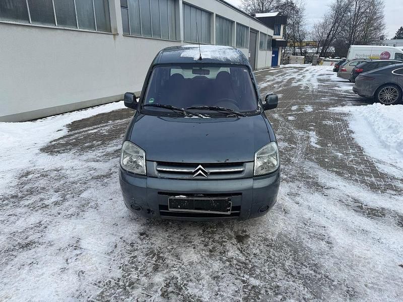 Grün Gebraucht 2008 Citroën Berlingo Van / Kleinbus | 2.500 € (Guter Preis) - Bild 1/4