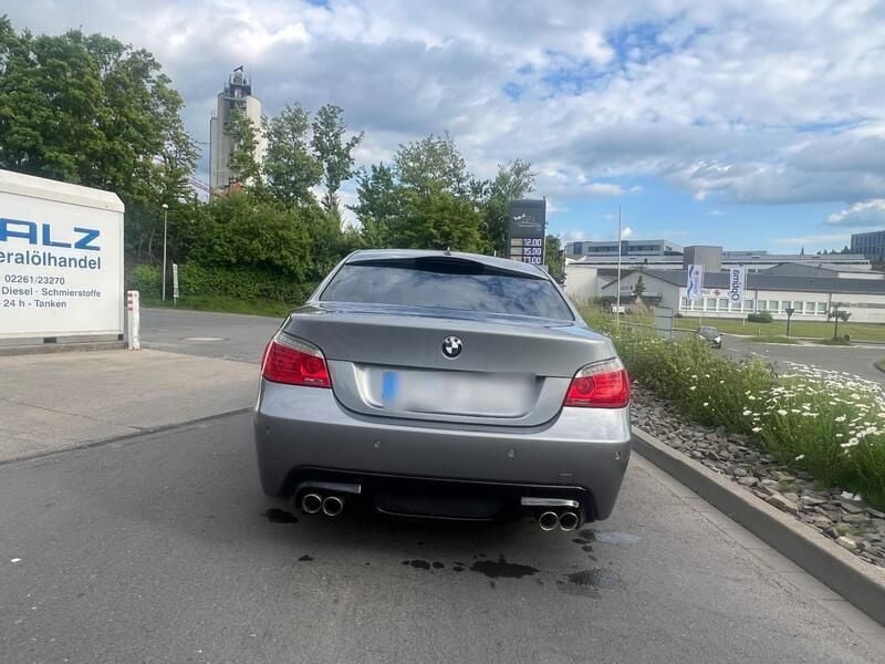 Grau Gebraucht 2007 BMW 530 Limousine | 6.500 € (Fairer Preis) - Bild 1/4