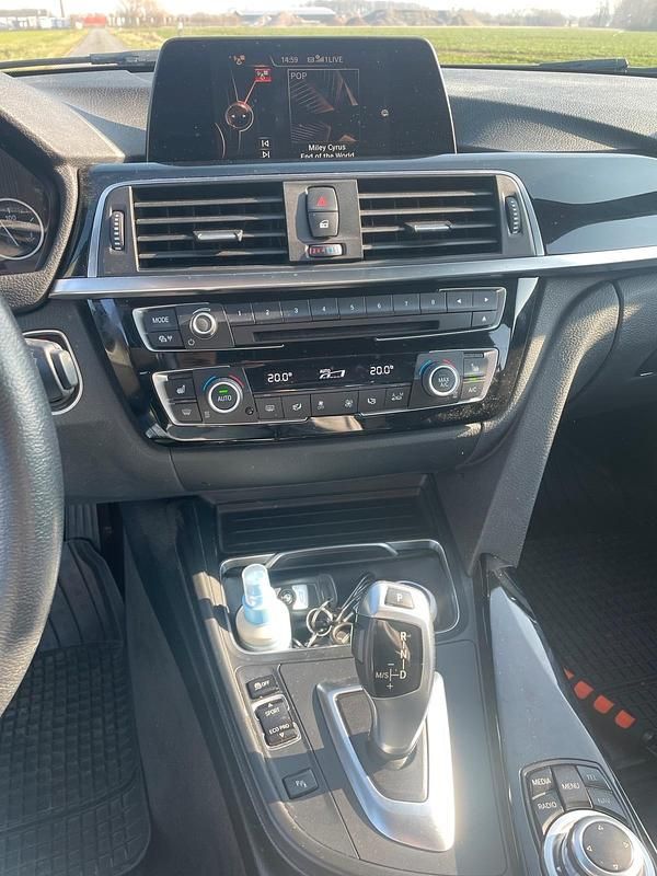 Gebraucht BMW 320 190 PS (139 kW) 2016 Schwarz Kombi