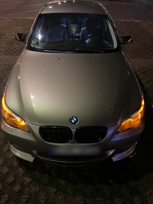 Gebraucht BMW 523 170 PS (125 kW) 2006 Gold Limousine