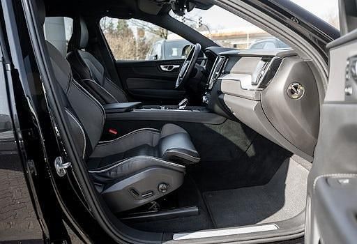 Gebraucht Volvo XC60 Plus 197 PS (144 kW) 2022 Schwarz SUV