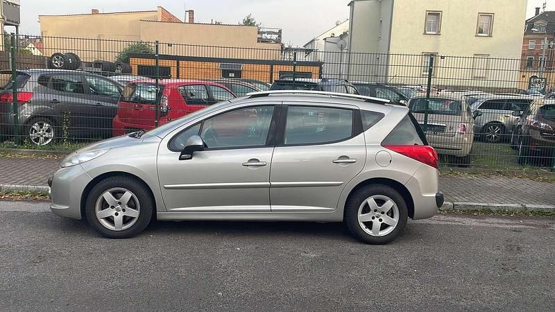 Gebraucht Peugeot 207 95 PS (69 kW) 2008 Limousine