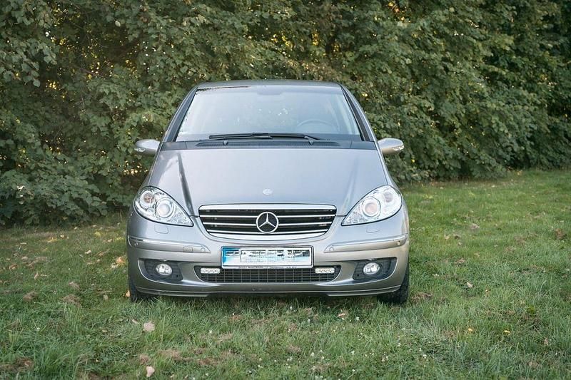 Grau Gebraucht 2005 Mercedes A200 Avantgarde Limousine | 2.600 € (Guter Preis) - Bild 1/4