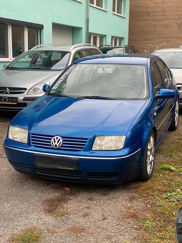 Blau Gebraucht 2002 VW Bora Highline Limousine | 1.299 € (Guter Preis) - Bild 1/4