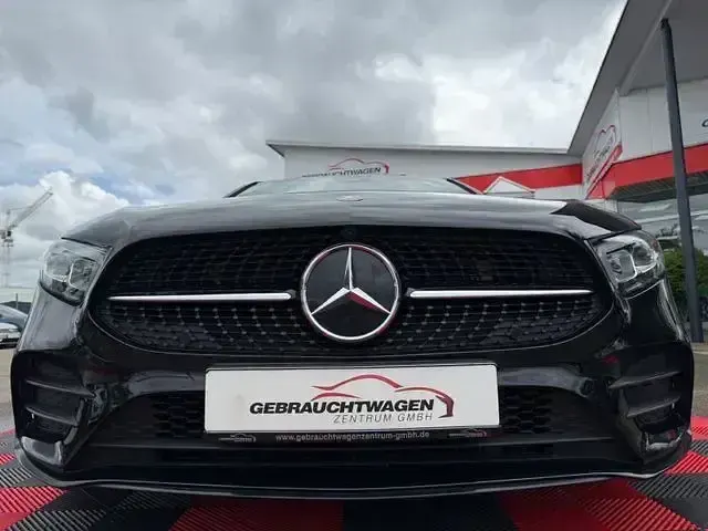 Gebraucht Mercedes A220 AMG line 190 PS (139 kW) 2020 Schwarz Limousine