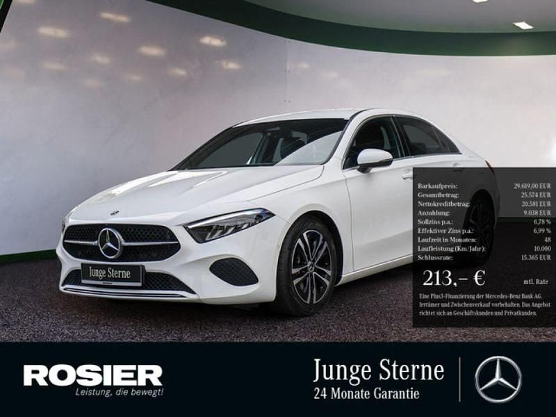 Weiss / polarweiß Gebraucht 2024 Mercedes A200 Advanced Kleinwagen | 29.619 € (Guter Preis) - Bild 1/4