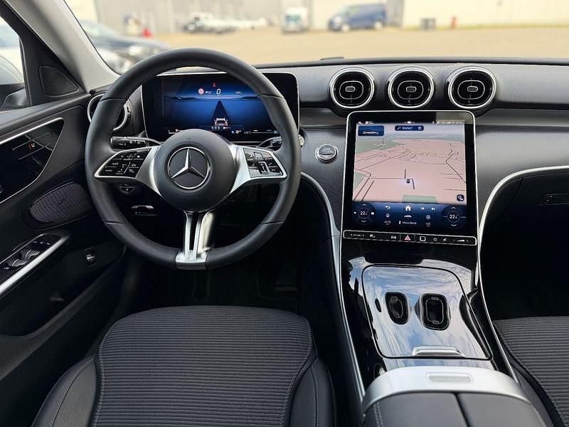 Gebraucht Mercedes C220 197 PS (144 kW) 2025 Silber Limousine