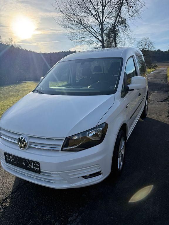 Gebraucht VW Caddy 75 PS (55 kW) 2019 Weiß Van / Kleinbus