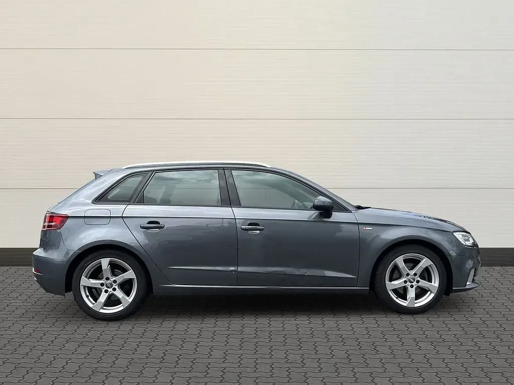 Gebraucht Audi A3 Sport 150 PS (110 kW) 2018 Grau Limousine