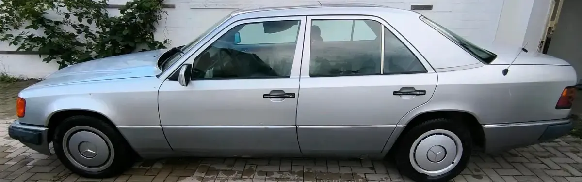 Gebraucht Mercedes E250 90 PS (66 kW) 1992 Limousine