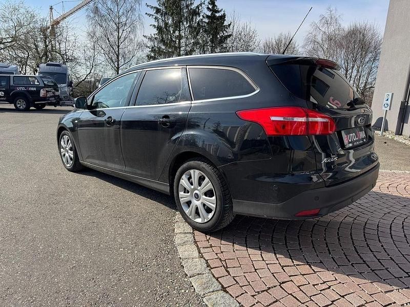 Gebraucht Ford Focus Titanium 125 PS (91 kW) 2016 Schwarz Limousine