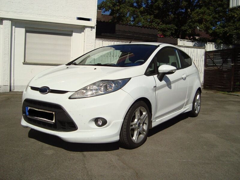 Weiß Gebraucht 2009 Ford Fiesta ST-Line Kleinwagen | 6.900 € (Etwas zu teuer) - Bild 1/4