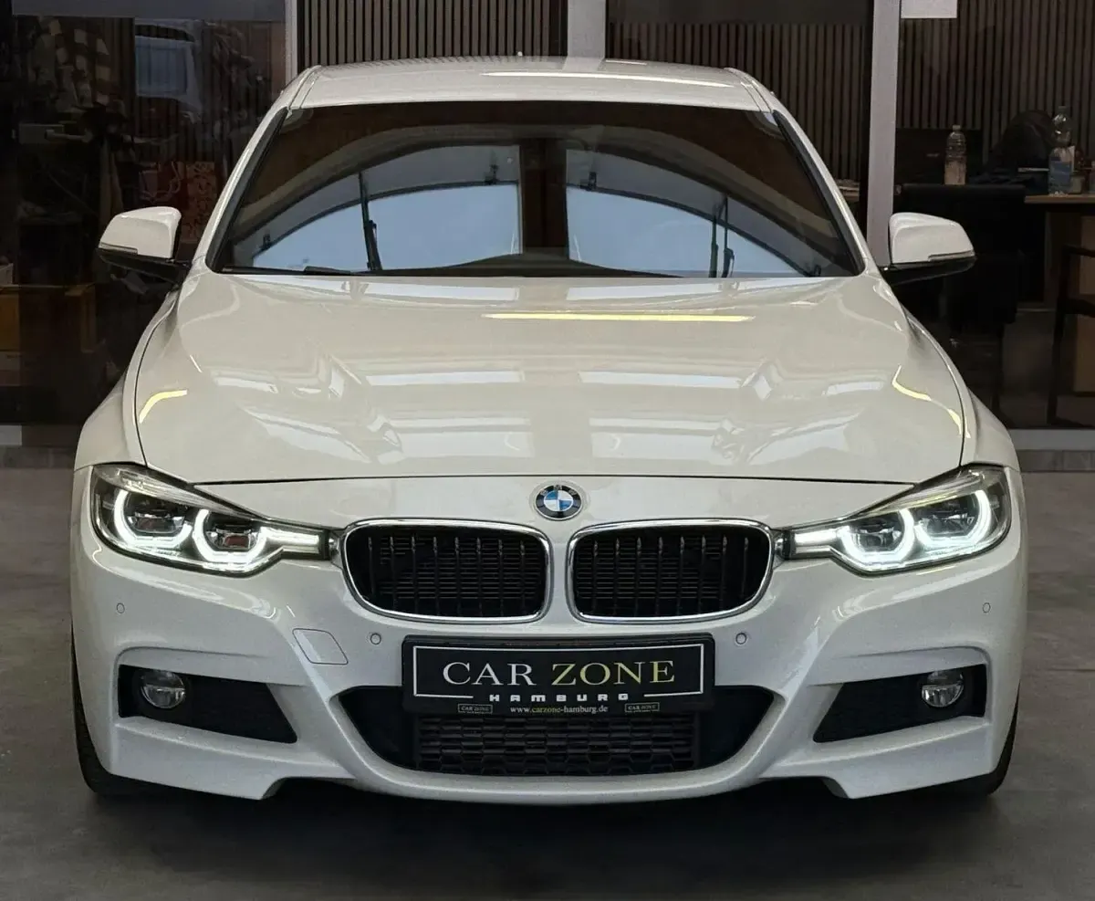 Gebraucht BMW 320 Shadowline 190 PS (139 kW) 2019 Weiß Limousine