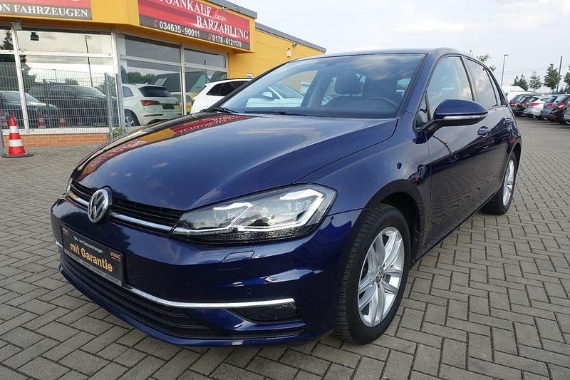 Blau Gebraucht 2017 VW Golf VII Limousine | 16.950 € (Fairer Preis) - Bild 1/4