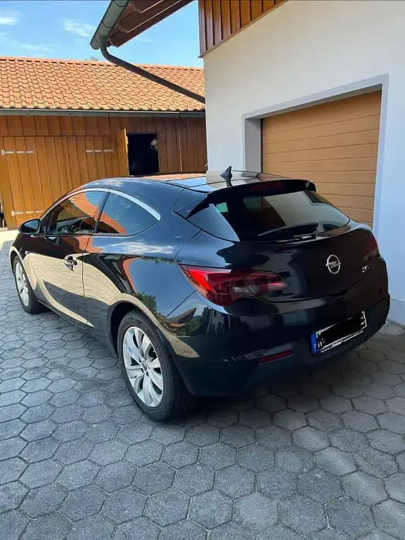 Gebraucht Opel Astra GTC 120 PS (88 kW) 2015 Schwarz Limousine