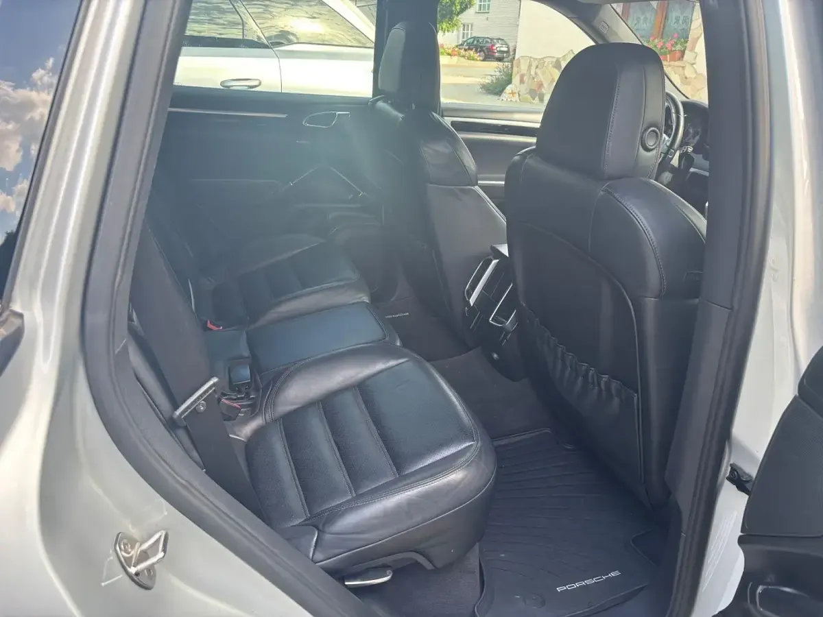 Gebraucht Porsche Cayenne S 400 PS (294 kW) 2011 Silber SUV