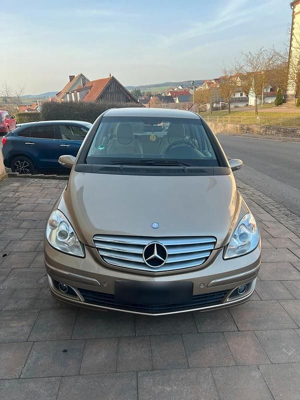 Gebraucht Mercedes B170 116 PS (85 kW) 2006 Gold Van / Kleinbus