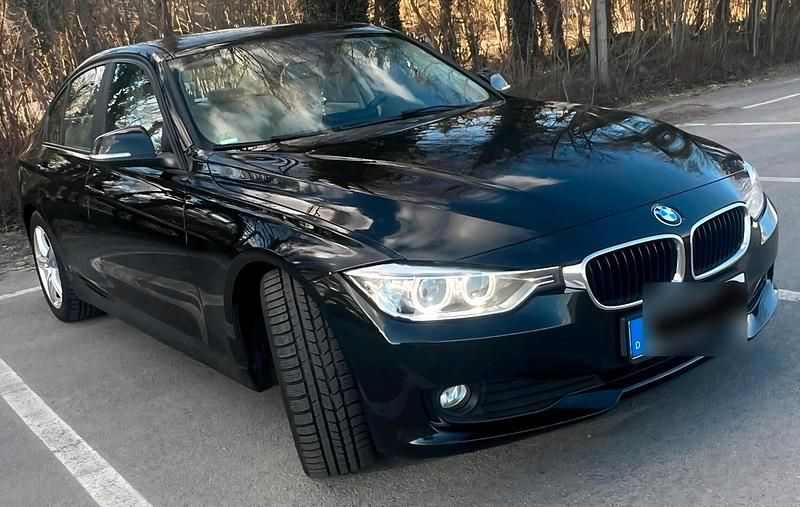 Gebraucht BMW 316 116 PS (85 kW) 2014 Schwarz Limousine