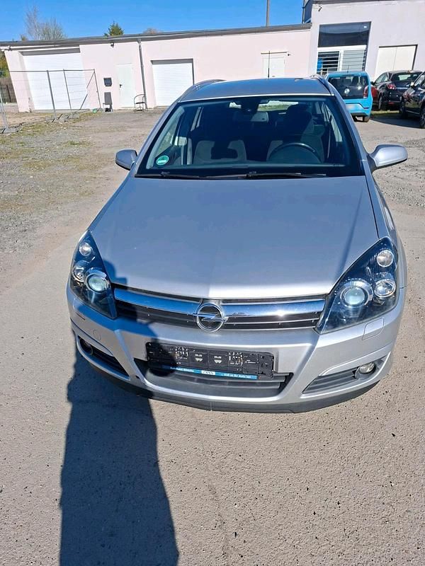 Gebraucht Opel Astra 125 PS (91 kW) 2004 Silber Kombi