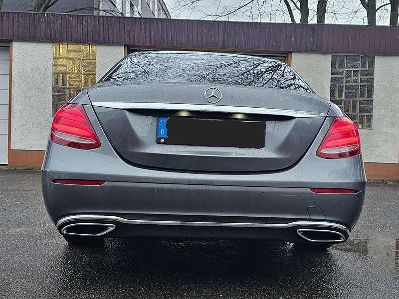 Gebraucht Mercedes E350 Avantgarde 258 PS (189 kW) 2016 Grau Limousine