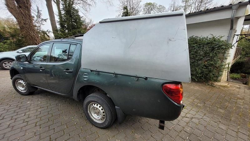 Second-hand Mitsubishi L200 2010 Verde Pickup