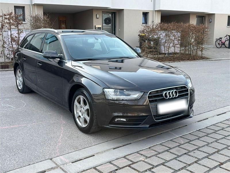 Gebraucht Audi A4 Sport 120 PS (88 kW) 2013 Grau Kombi