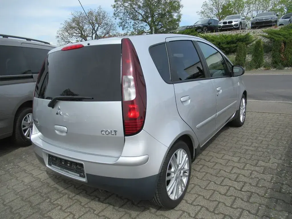 Gebraucht Mitsubishi Colt Plus 95 PS (69 kW) 2008 Silber Limousine