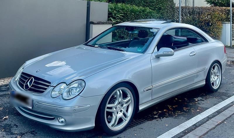 Silber Gebraucht 2004 Mercedes CLK500 AMG Coupé | 15.750 € - Bild 1/4