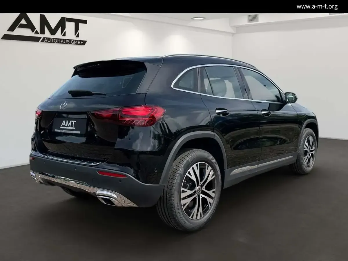 Gebraucht Mercedes GLA220 190 PS (139 kW) 2025 Nachtschwarz SUV