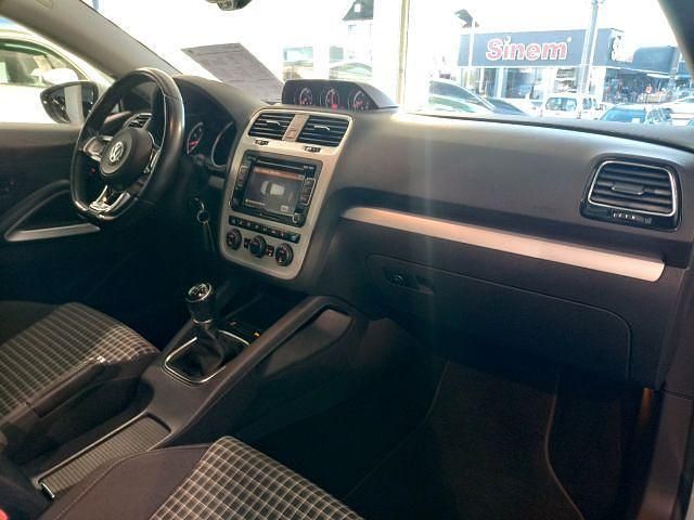 Gebraucht VW Scirocco 125 PS (91 kW) 2015 Weiß Coupé