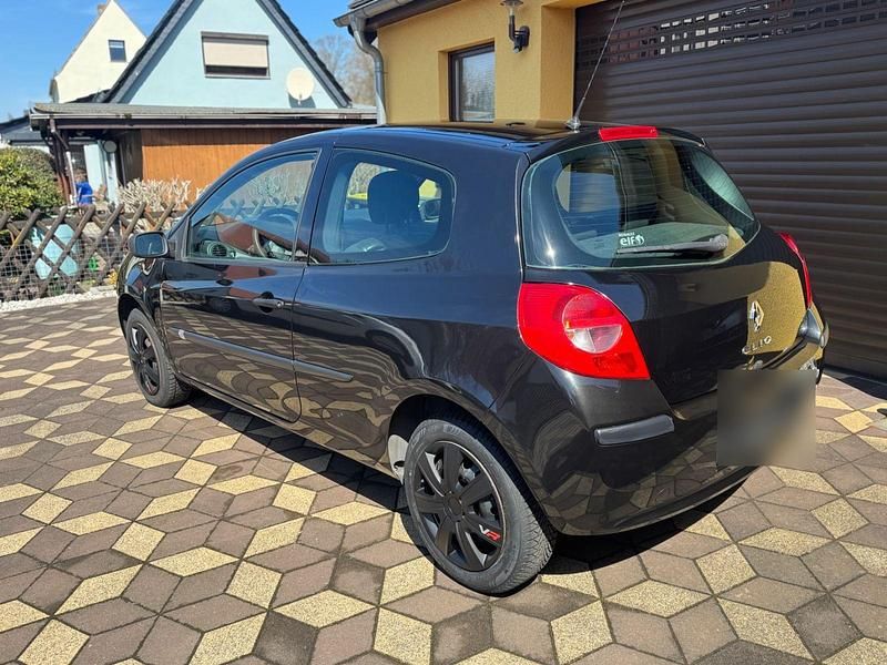 Gebraucht Renault Clio II Exception 75 PS (55 kW) 2007 Schwarz Kleinwagen