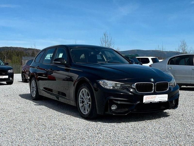 Gebraucht BMW 320 Advantage 190 PS (139 kW) 2017 Schwarz Kombi
