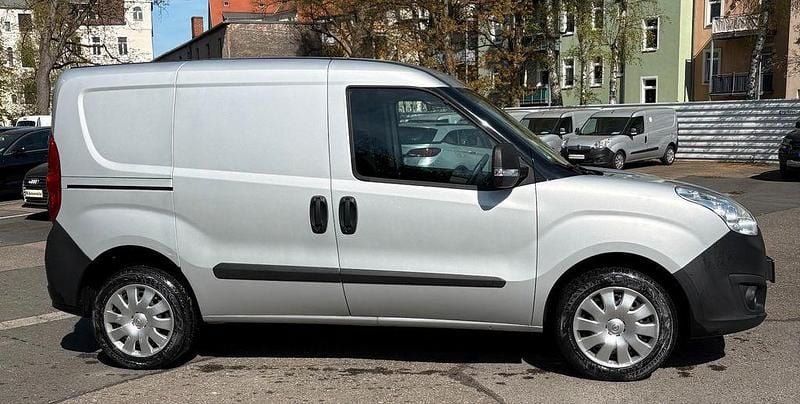 Usata Opel Combo 95 CV (69 kW) 2019 Argento Monovolume