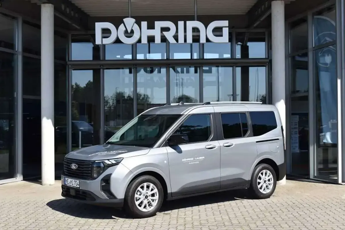Gebraucht Ford Tourneo Courier Titanium 125 PS (91 kW) 2026 Solar silver Van / Kleinbus