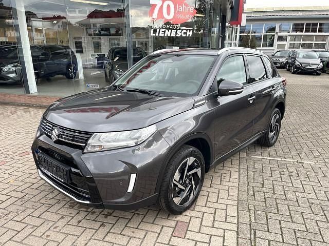 Grau Neu 2025 Suzuki Vitara Comfort+ SUV | 29.995 € (Teuer) - Bild 1/4