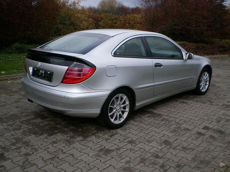 Gebraucht Mercedes CL180 143 PS (105 kW) 2003 Silber metallic Coupé