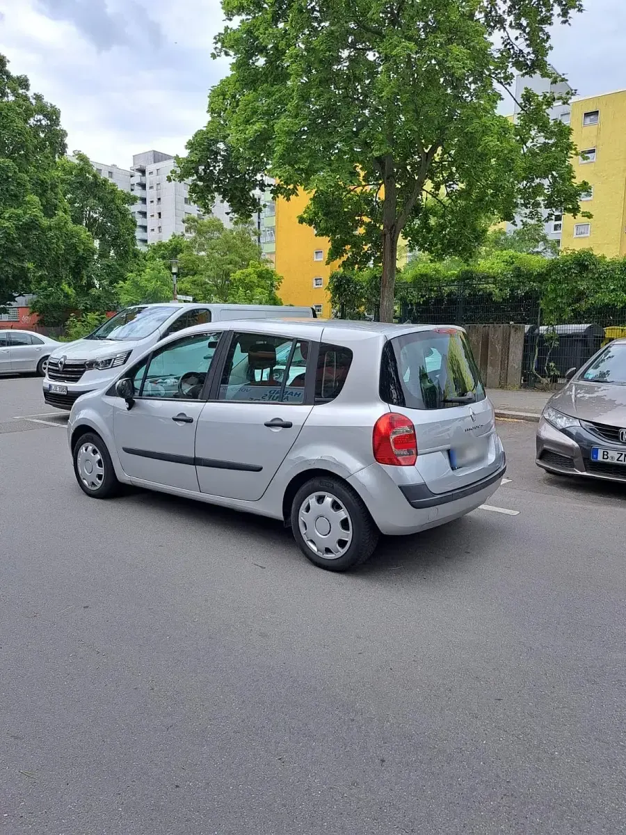 Gebraucht Renault Grand Modus 75 PS (55 kW) 2008 Silber Van / Kleinbus